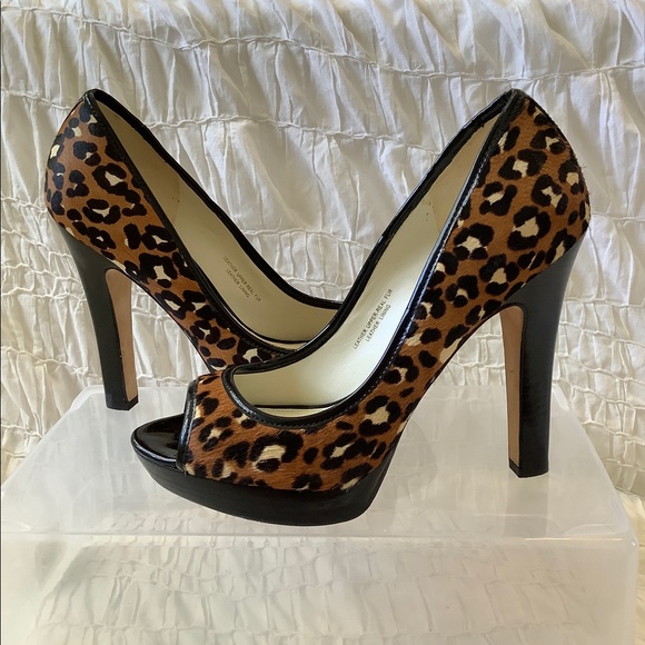 Vía Spiga Leopard Pumps - Picture 5 of 8